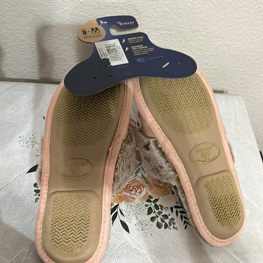 Slipppers - Picture 3 of 4